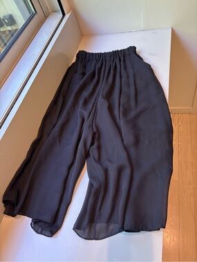 Flowy Black Wide-Leg Culotte Pants